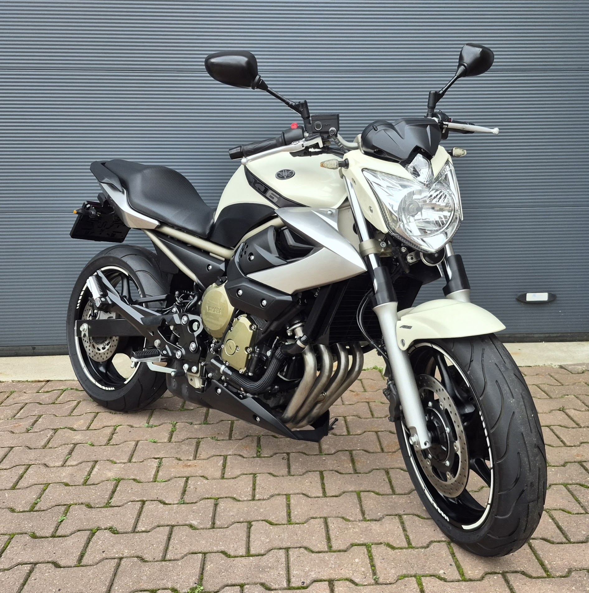 Yamaha  XJ6